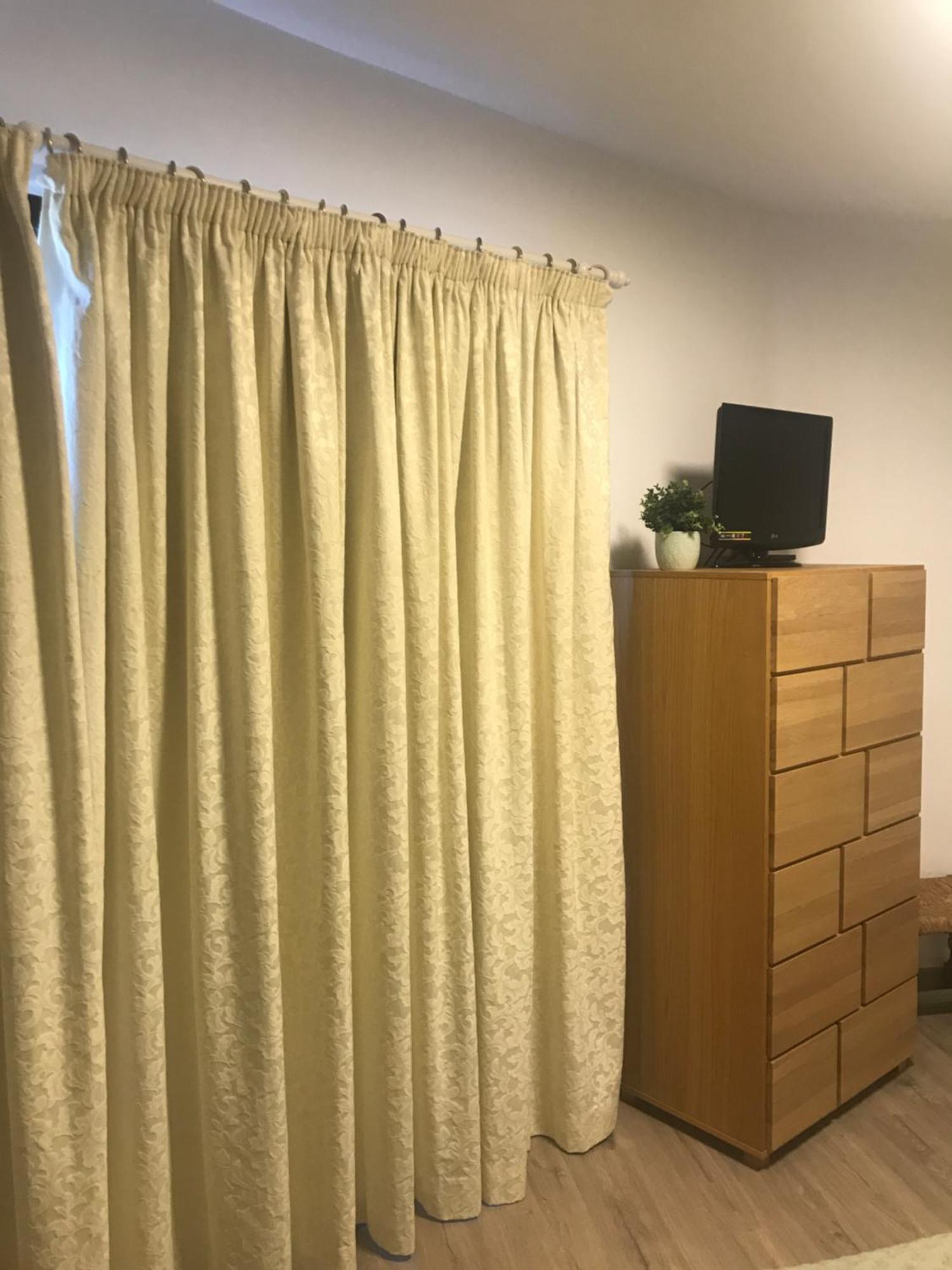 Habitacion Deluxe Con Bano Privado En Atalaya Apartagolf, Estepona Kültér fotó