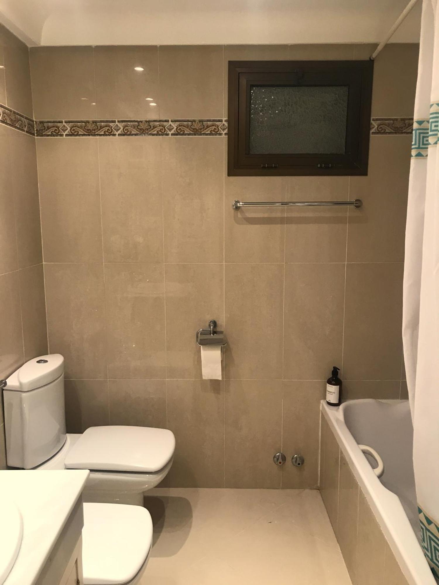 Habitacion Deluxe Con Bano Privado En Atalaya Apartagolf, Estepona Kültér fotó